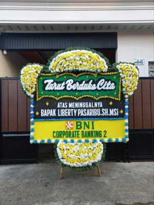 Papan Bunga Duka di Pasar Padi