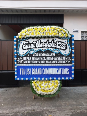 Papan Bunga Duka di Pasar Padi